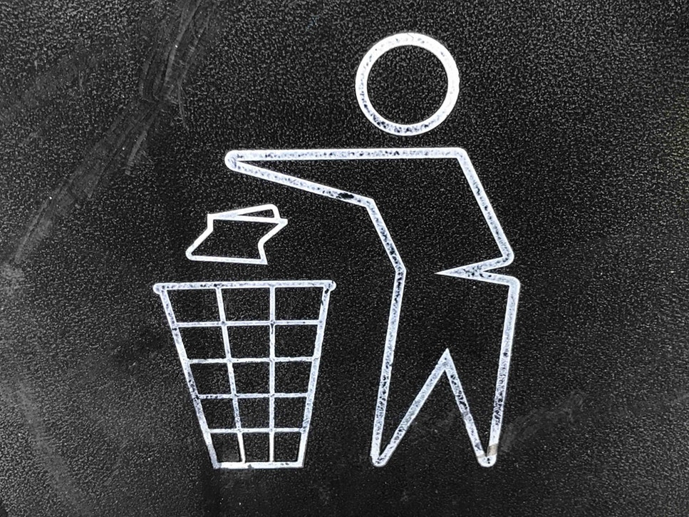 Anti-littering in symbol with stick person